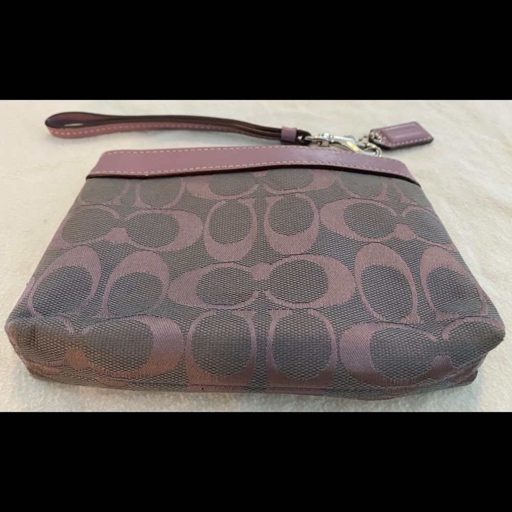 Coach Women’s Light Purple Wristlet Handbag Purse Clutch Canvas Logo